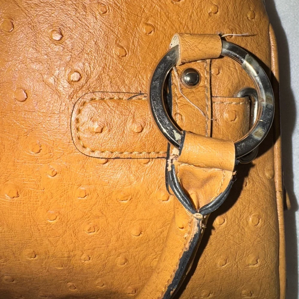 Guess Vintage 90s/Y2K Tan Ostrich Women’s Satchel Handbag Shoulder Purse Bag